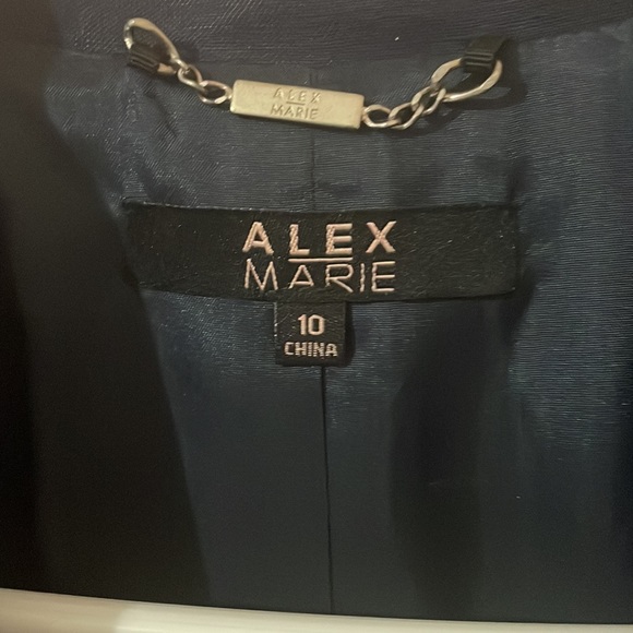 Top - Picture 2 of 3